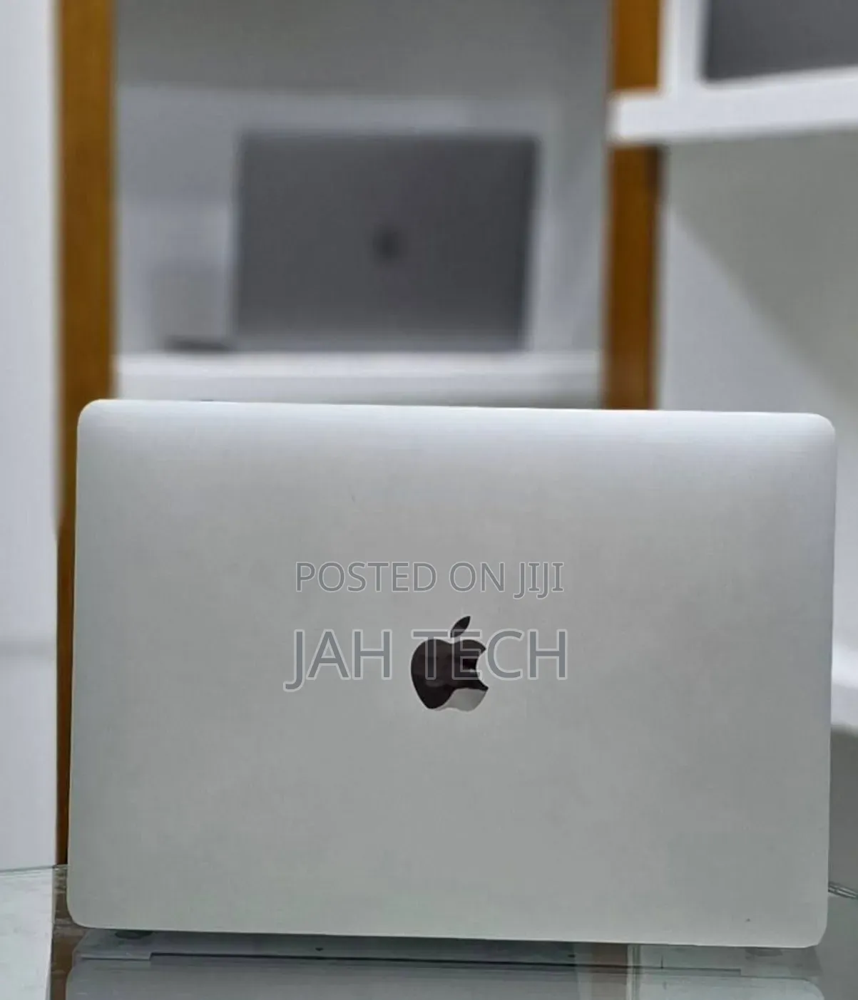 New Laptop Apple MacBook Air 2020 M1 8GB Apple M1 SSD 512GB