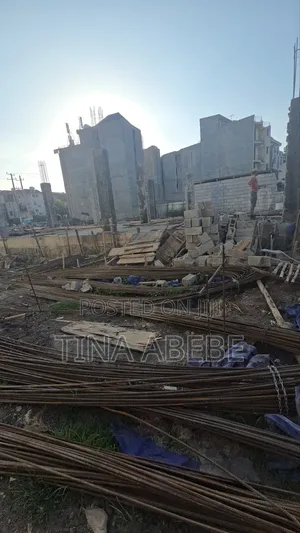 5bdrm House in Akaky Kaliti for sale