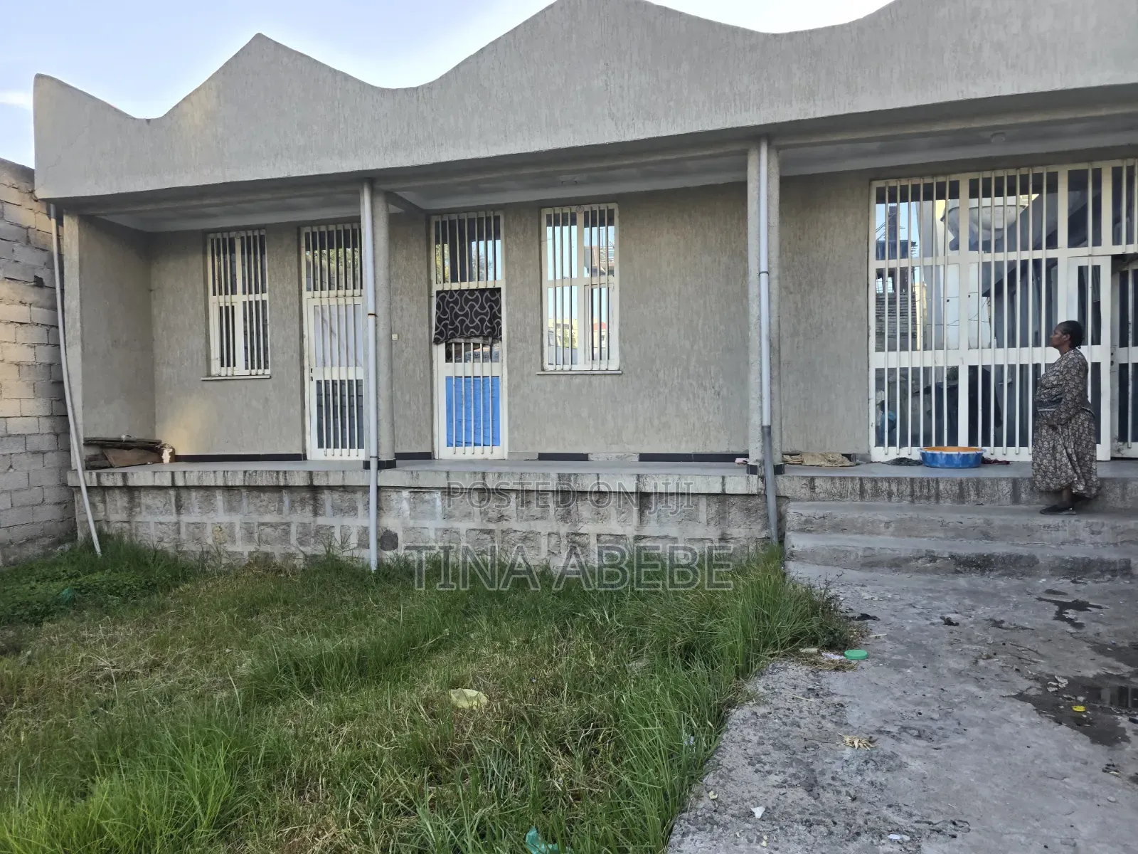 5bdrm Villa in Akaky Kaliti for sale