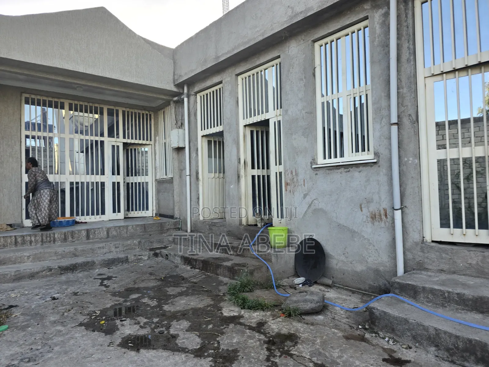 5bdrm Villa in Akaky Kaliti for sale