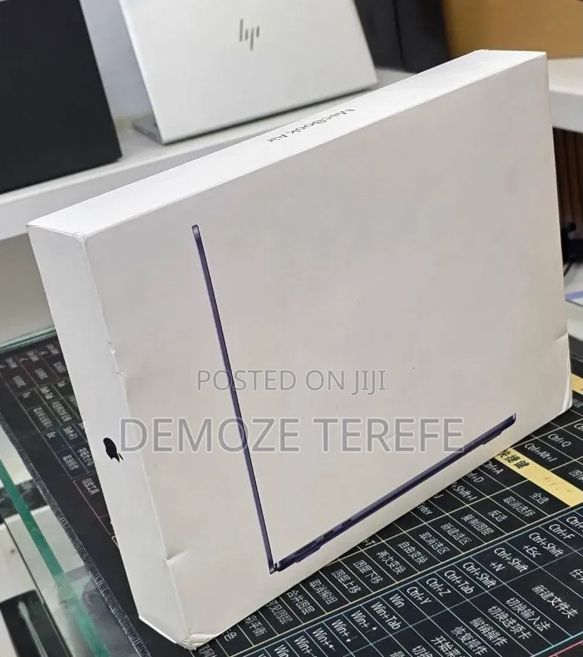 New Laptop Apple MacBook Air 2016 16GB Apple M5 SSD 512GB