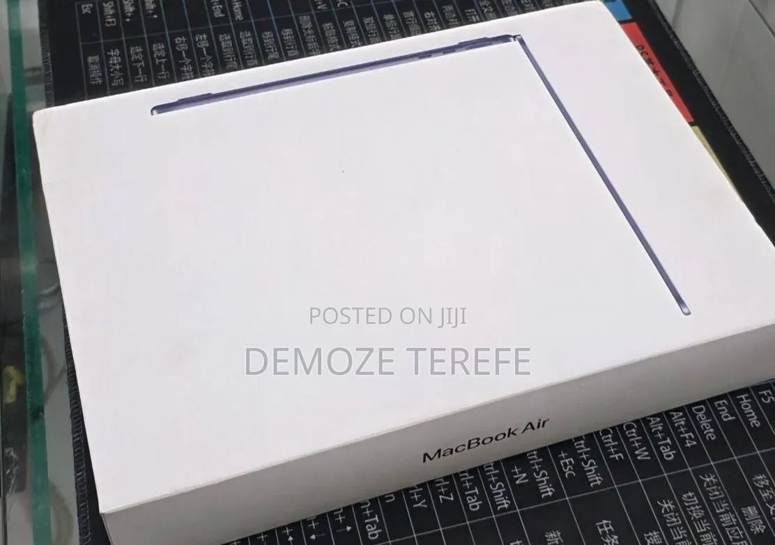 New Laptop Apple MacBook Air 2016 16GB Apple M5 SSD 512GB