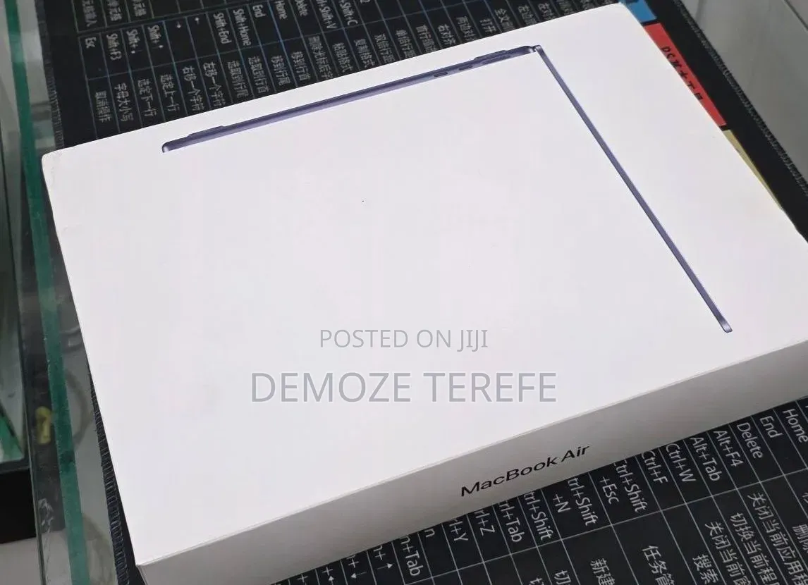 New Laptop Apple MacBook Air 2016 16GB Apple M5 SSD 512GB