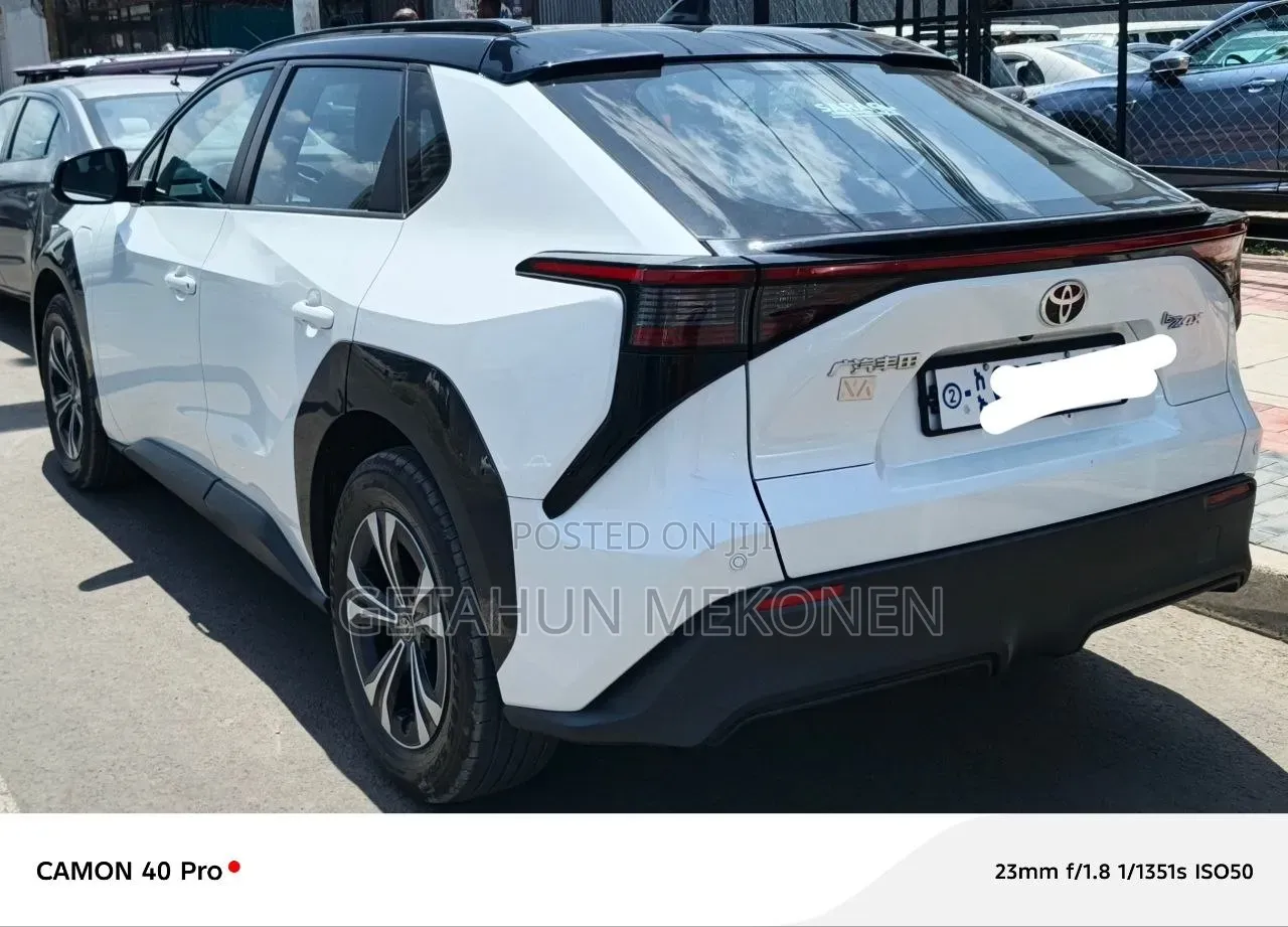 Toyota bZ4X 2024 White
