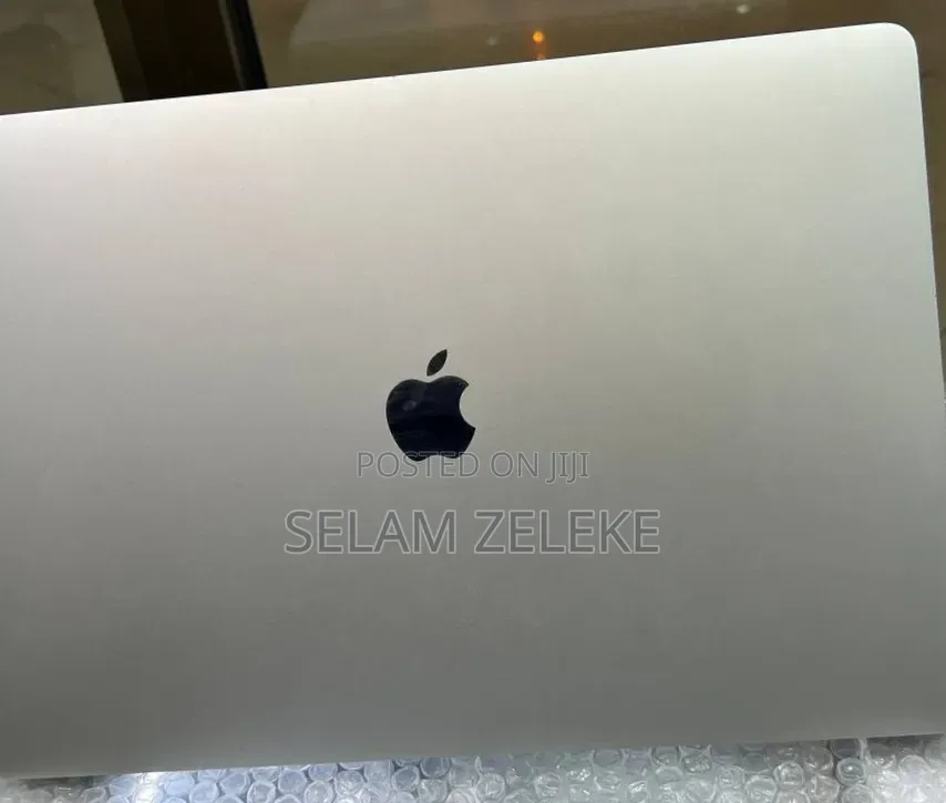 New Laptop Apple MacBook Pro 2018 16GB Intel Core i7 SSD 256GB