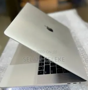 New Laptop Apple MacBook Pro 2018 16GB Intel Core i7 SSD 256GB