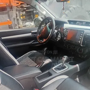 Toyota Hilux 2021 Gray