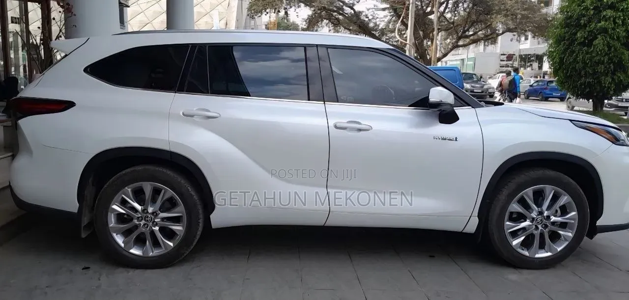 Toyota Highlander Hybrid 2024 White