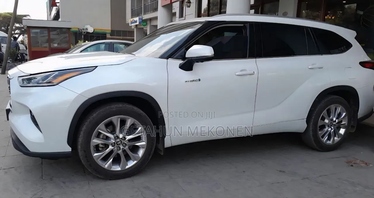 Toyota Highlander Hybrid 2024 White