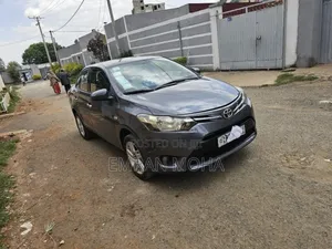 Toyota Yaris 2014 Gray
