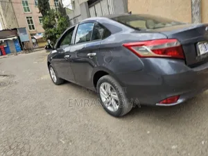 Toyota Yaris 2014 Gray