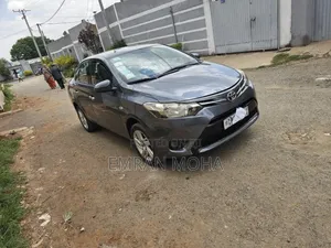 Toyota Yaris 2014 Gray