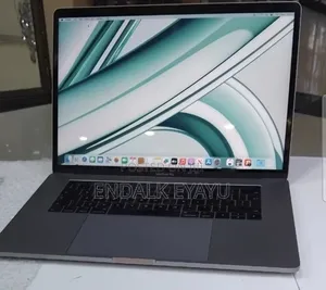 New Laptop Apple MacBook Pro 2017 16GB Intel Core i7 SSD 512GB