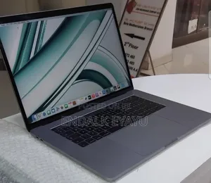 New Laptop Apple MacBook Pro 2017 16GB Intel Core i7 SSD 512GB