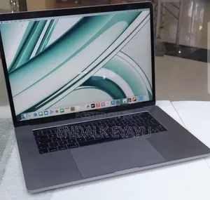 New Laptop Apple MacBook Pro 2017 16GB Intel Core i7 SSD 512GB
