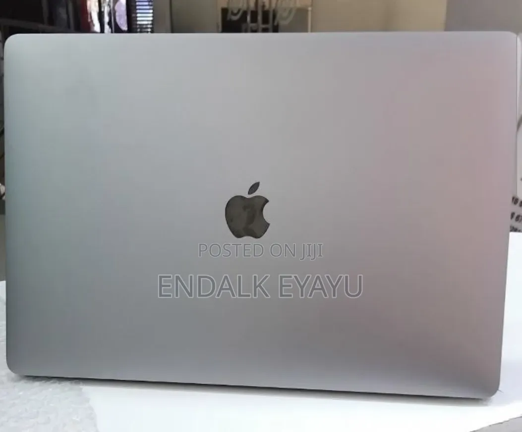 New Laptop Apple MacBook Pro 2017 16GB Intel Core i7 SSD 512GB