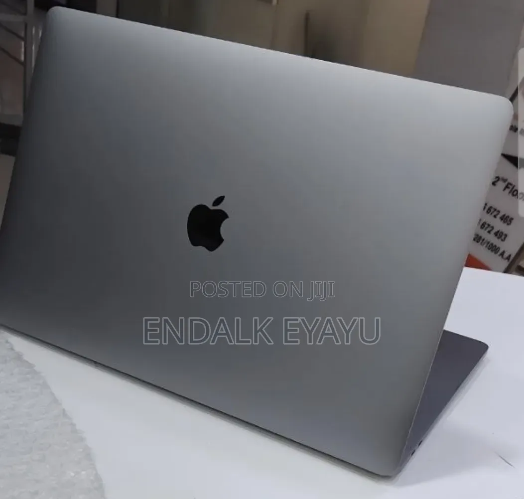 New Laptop Apple MacBook Pro 2017 16GB Intel Core i7 SSD 512GB