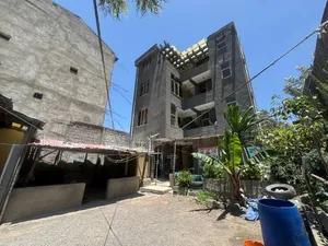 7bdrm House in Akaky Kaliti for sale