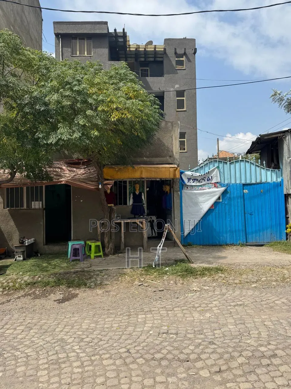 7bdrm House in Akaky Kaliti for sale