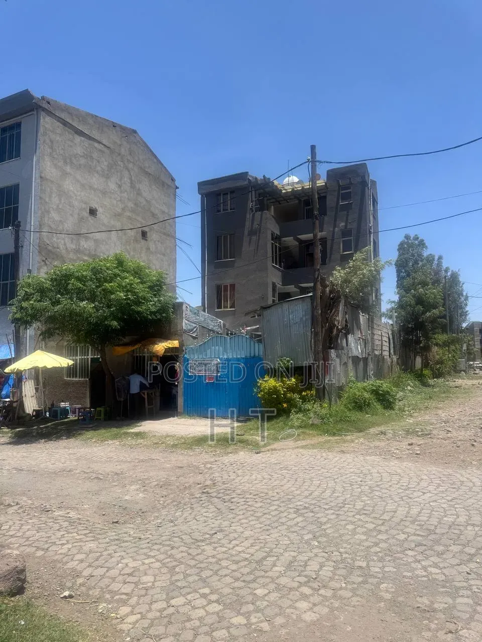 7bdrm House in Akaky Kaliti for sale