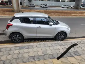 Suzuki Swift 2022 Silver