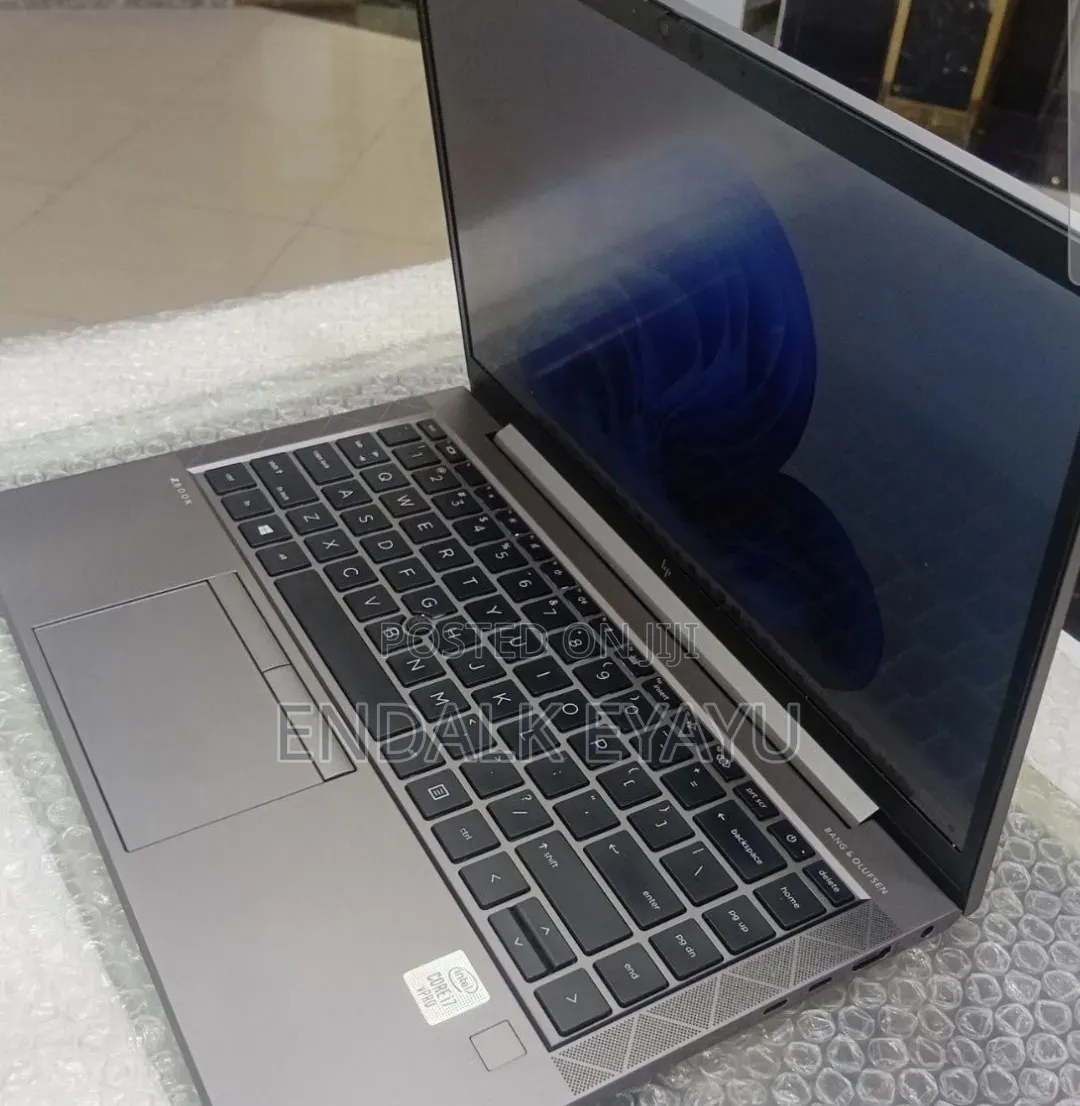 New Laptop HP ZBook Firefly 14 G7 16GB Intel Core i7 SSD 512GB