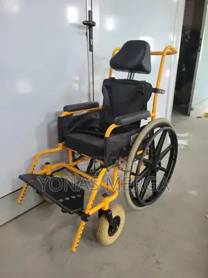 Pediatric Wheelchair for Children - Promoting韋14”W X 12”D Seat