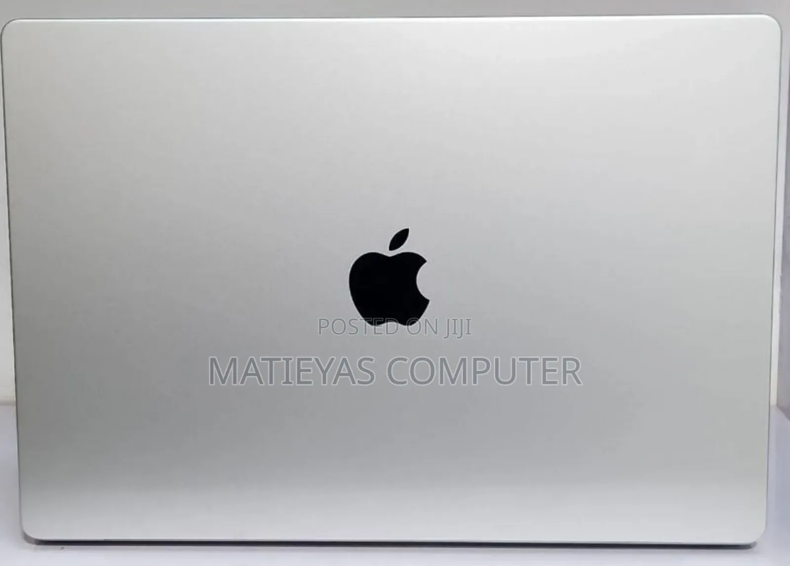 New Laptop Apple MacBook Air 2024 M3 24GB Apple M3 SSD 512GB