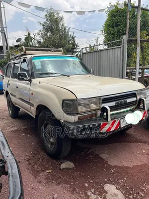 Toyota Land Cruiser 1996 White