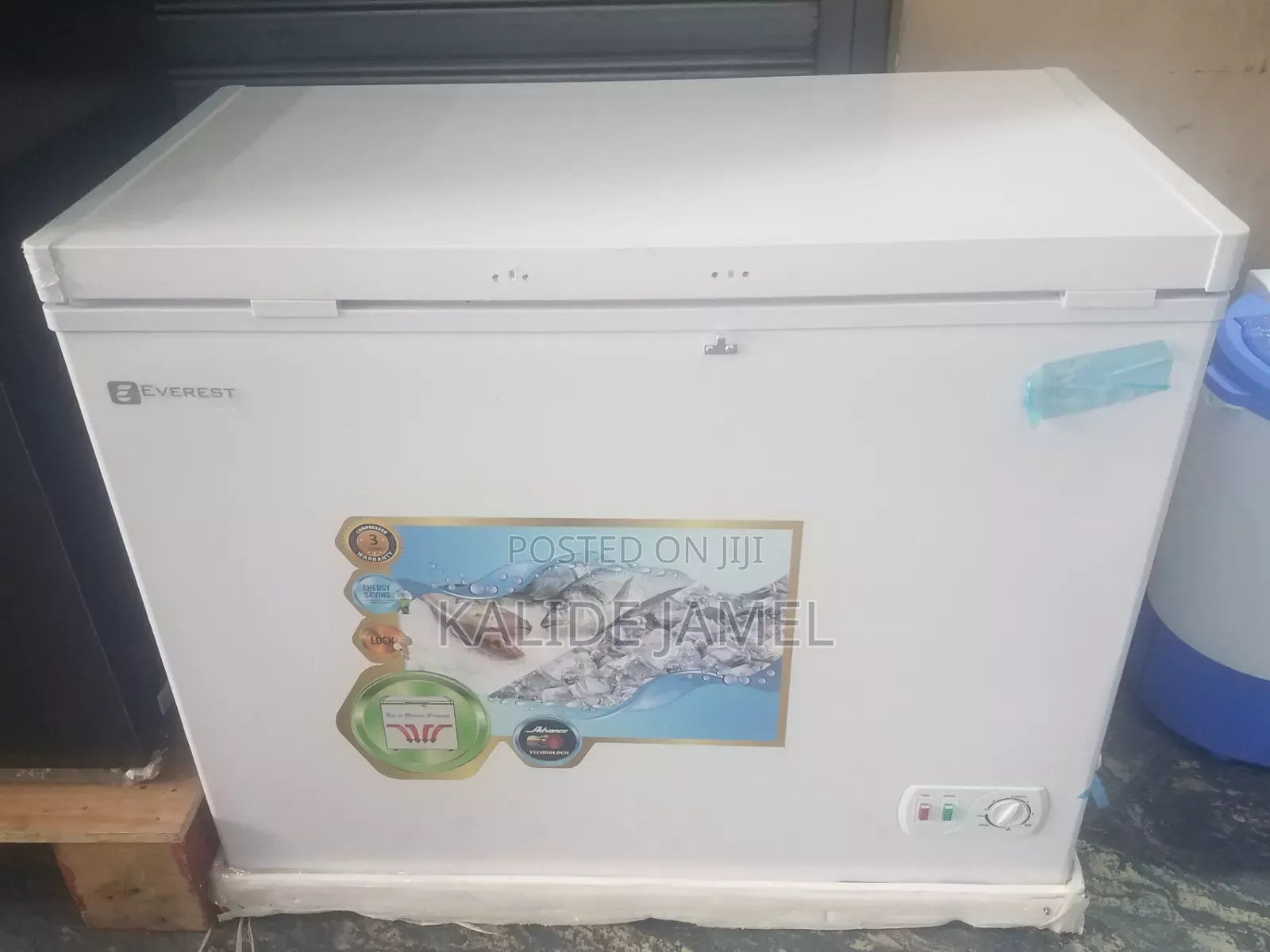 Everst Chest Fertilizer Model 300