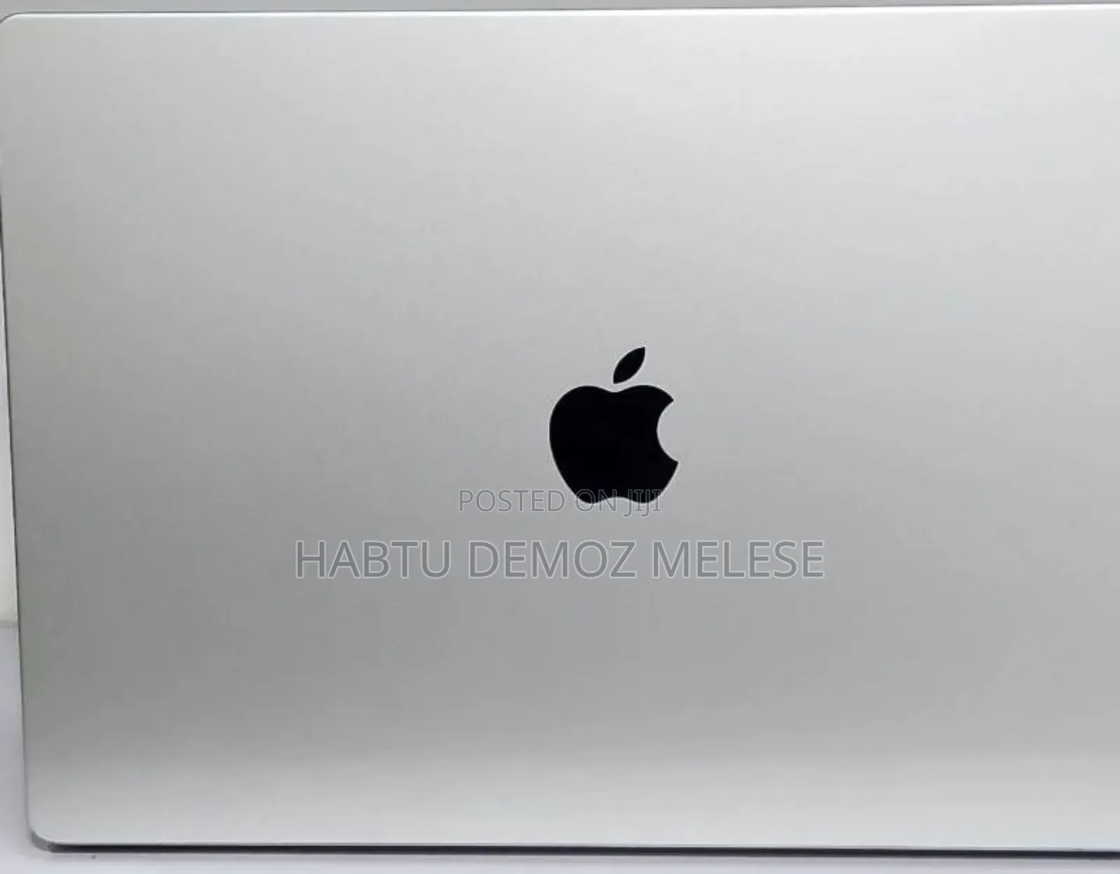 New Apple MacBook Air 2024 M3 15-inch 24GB Intel Core M3 SSD 512GB