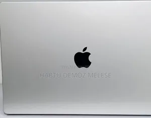 New Apple MacBook Air 2024 M3 15-inch 24GB Intel Core M3 SSD 512GB