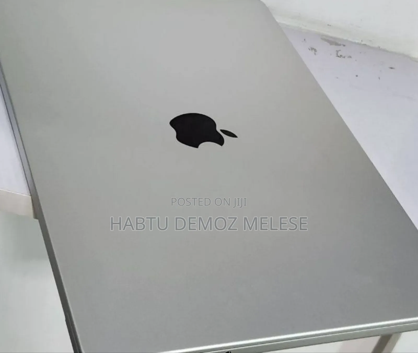 New Apple MacBook Air 2024 M3 15-inch 24GB Intel Core M3 SSD 512GB