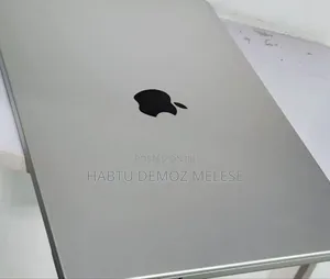 New Apple MacBook Air 2024 M3 15-inch 24GB Intel Core M3 SSD 512GB
