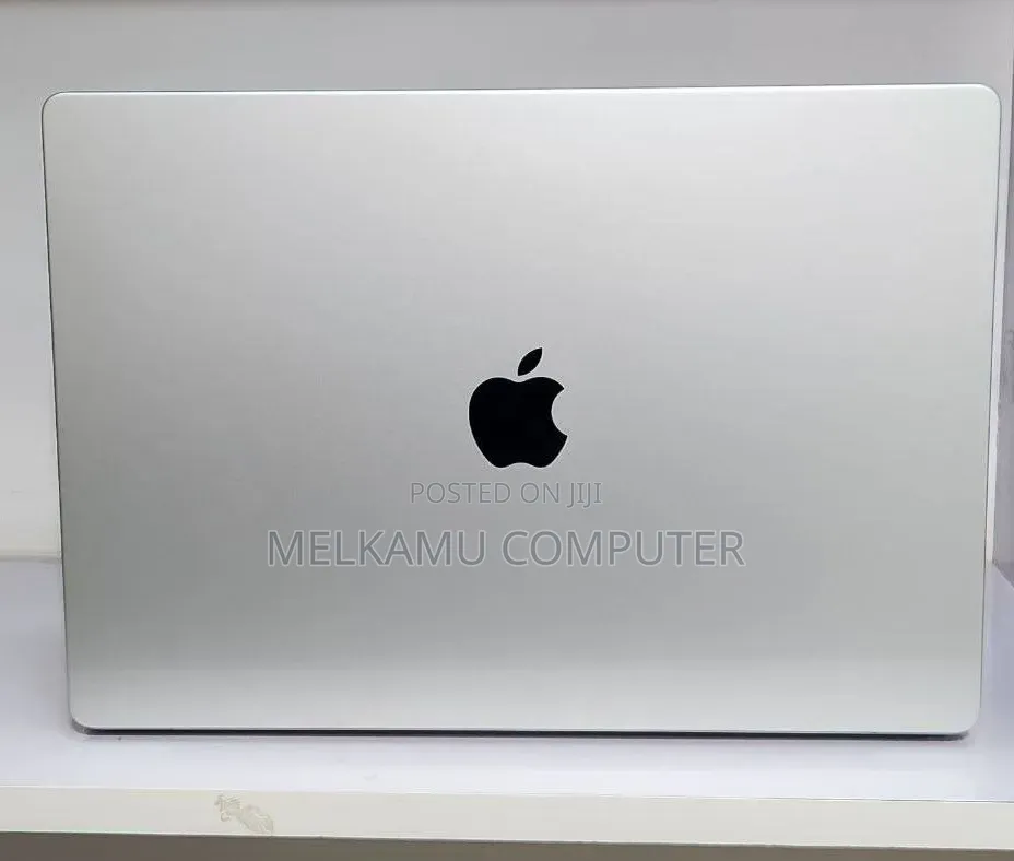 New Laptop Apple MacBook Air 2024 M3 15-inch 24GB Apple M3 SSD 512GB