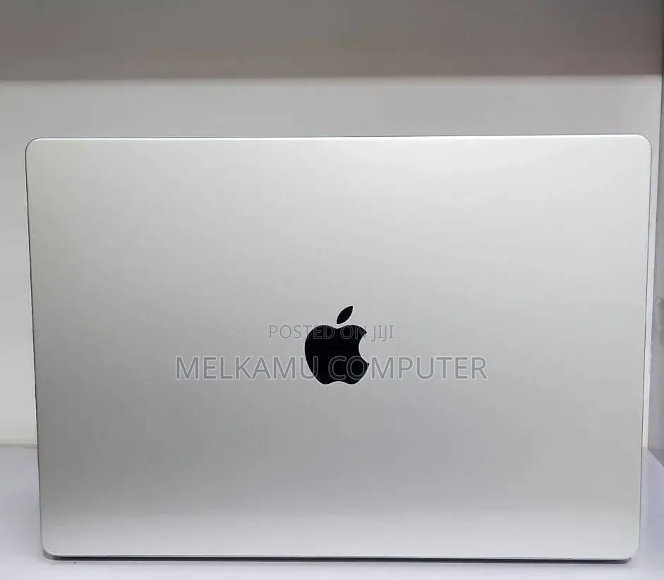 New Laptop Apple MacBook Air 2024 M3 15-inch 24GB Apple M3 SSD 512GB