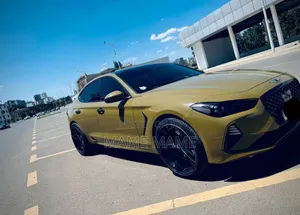 Genesis G70 2018 Yellow