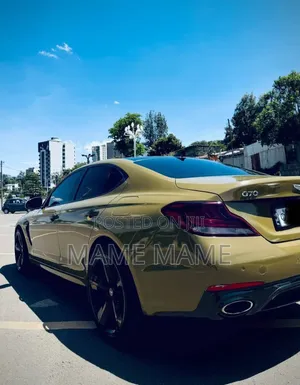 Genesis G70 2018 Yellow