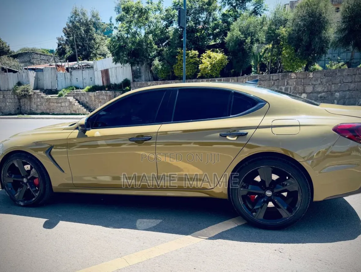 Genesis G70 2018 Yellow