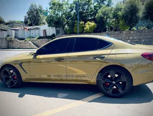 Genesis G70 2018 Yellow