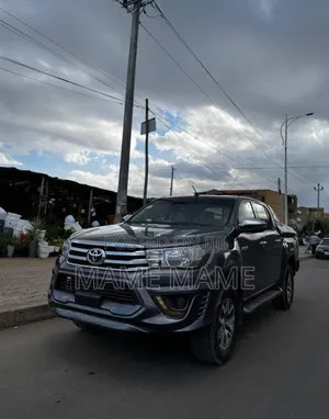 Toyota Hilux 2018 Gray