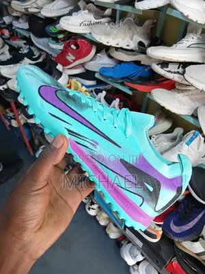 Air Zoom Sports Shoes