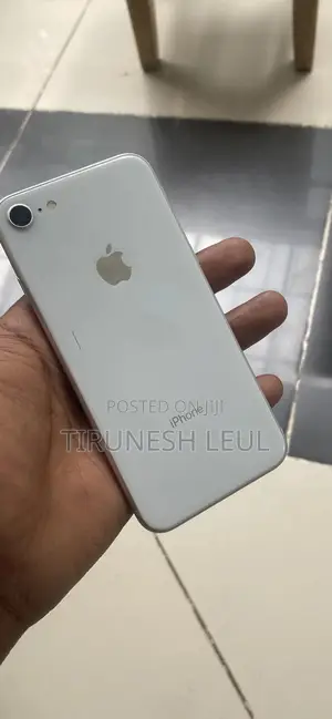 Apple iPhone 8 128 GB White