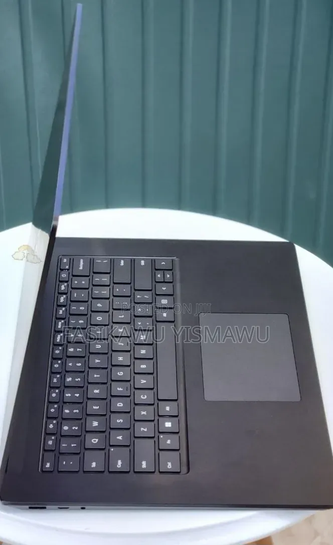 New Laptop Microsoft Surface 16GB Intel Core i7 SSD 256GB