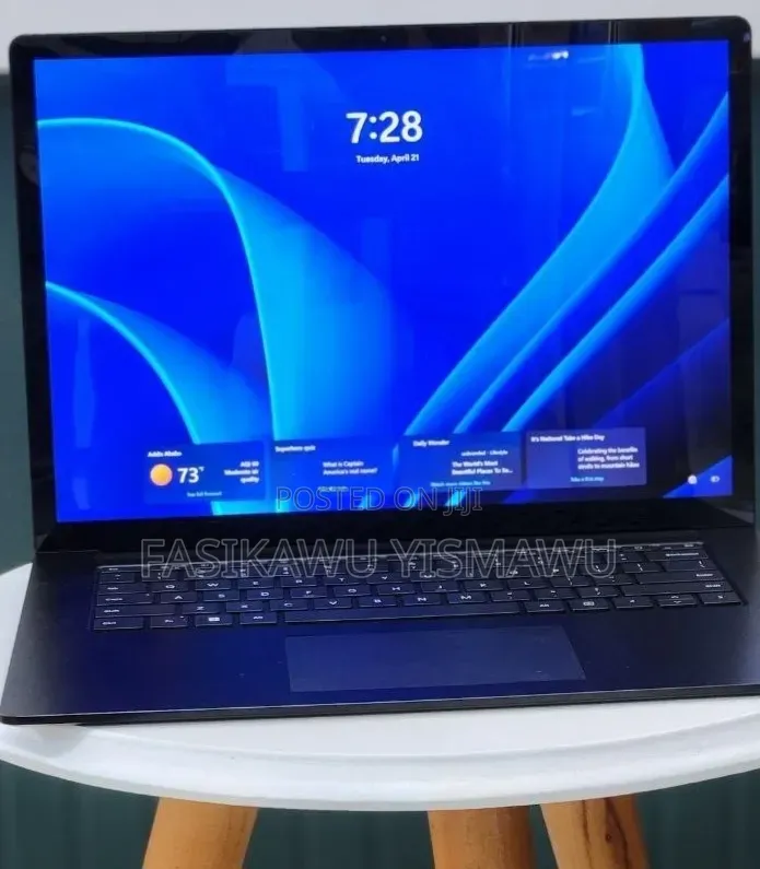 New Laptop Microsoft Surface 16GB Intel Core i7 SSD 256GB