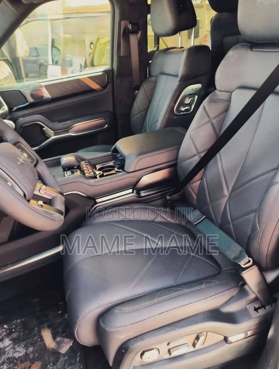 New BYD Leopard 8 2.0 Hybrid AWD 2025 Black