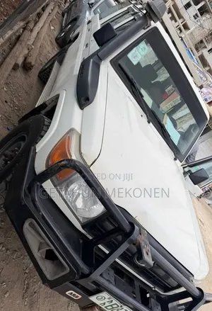 Toyota Land Cruiser 2016 White
