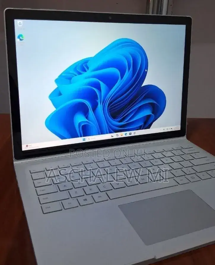 New Laptop Microsoft Surface Book 2 16GB Intel Core i7 SSD 512GB