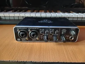 Behringer U-Phoria Umc202hd
