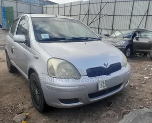 Toyota Vitz 2002 Silver